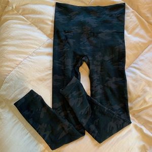 Spank camo leggings